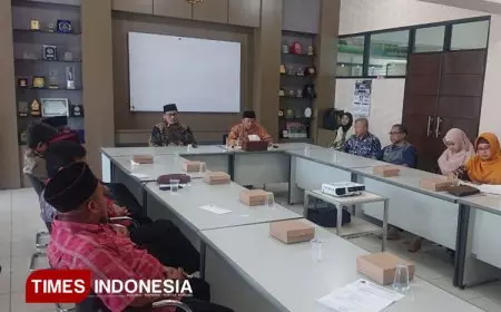 Pelepasan Purna Tugas UWG Malang Berlangsung Khidmat