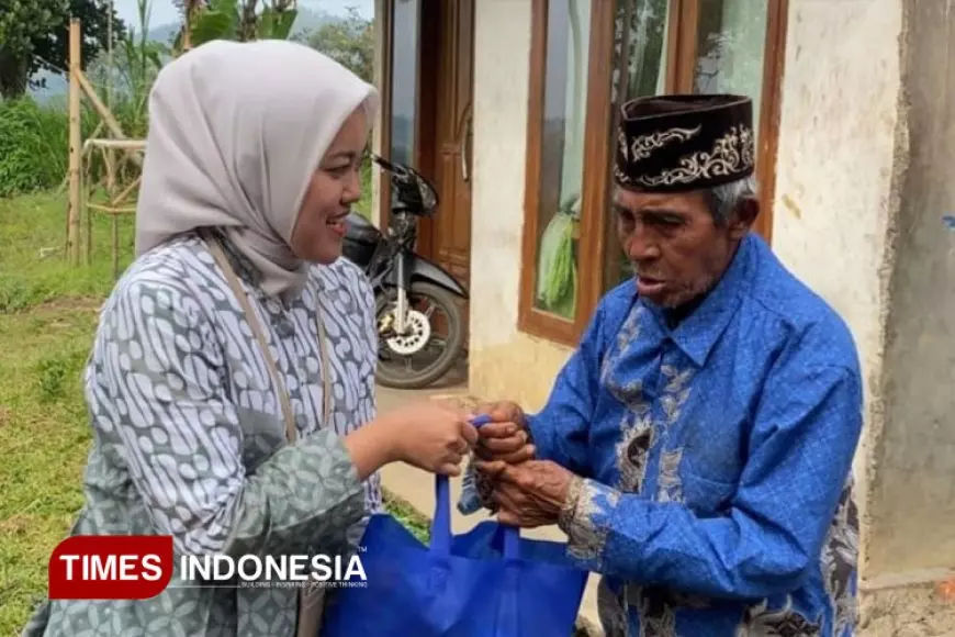 Florawisata Santerra De Laponte gandeng KPPAD Pandesari Pujon Gelar Pembagian Sembako