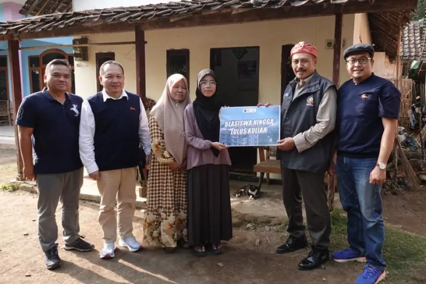 Arini, Anak Guru Madrasah Dapat Beasiswa Penuh Kuliah di FISIP UB