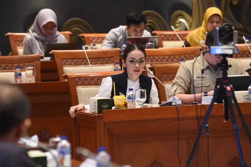 Andina Thresia Narang Tegaskan Urgensi Revisi UU Penyiaran untuk Lindungi Generasi Muda dari Konten Digital Negatif