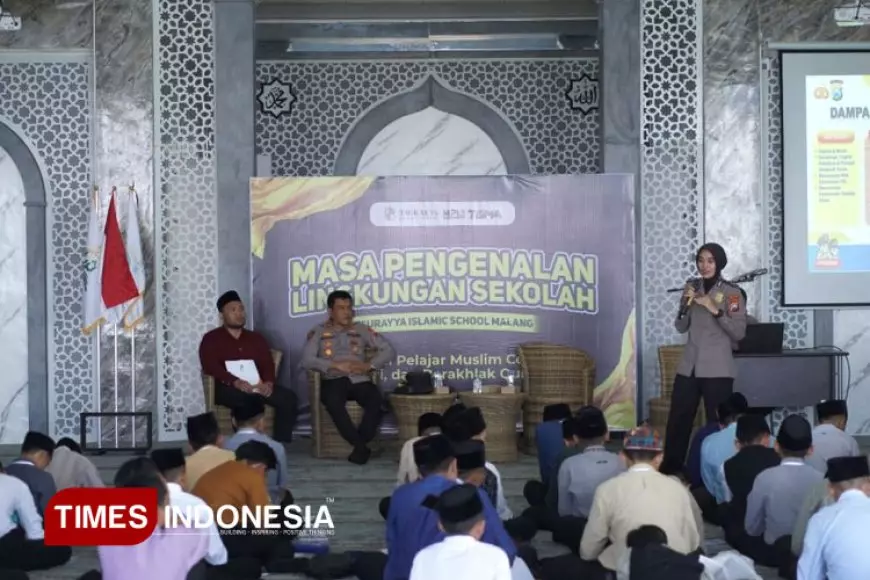 Sosialisasi Anti Perundungan dan Kenakalan Remaja di Tsurayya Islamic School Malang