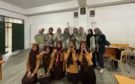 Dosen FK UNESA Gelar Program Pengabdian kepada Masyarakat di SMP Islam Shafta