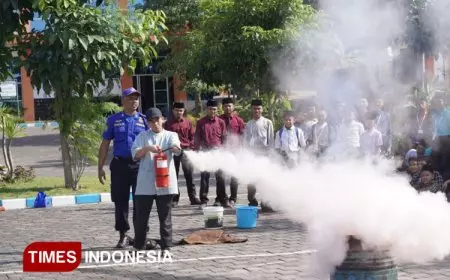 Tsuraya Islamic School Malang Gandeng Damkar Kab. Malang dalam Simulasi Penanganan Situasi Darurat dan Evakuasi.