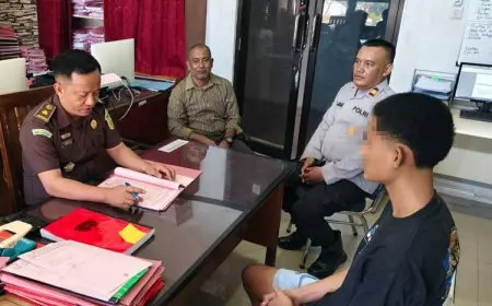 Polisi Serahkan Tersangka dan BB Kasus Asusila terhadap Anak ke Kejari Sumba Timur