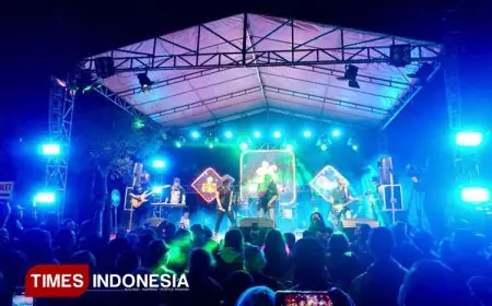 Rock in Karlos Volume 2: Guncang Karangploso, Musisi Lokal Satukan Energi di Panggung Besar