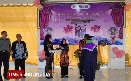 Puluhan Lansia Sidomekar Dinyatakan Lulus Program Salantang