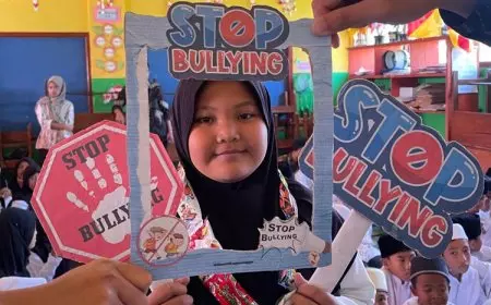 Mahasiswa KSM-T Kelompok 28 Unisma Edukasi tentang Bahaya Narkoba dan Dampak Bullying