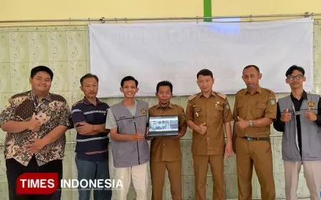 Dorong Digitalisasi Desa, Mahasiswa KKN-PPM UNWAHA 2025 Kembangkan Website Profil Desa Plosokerep