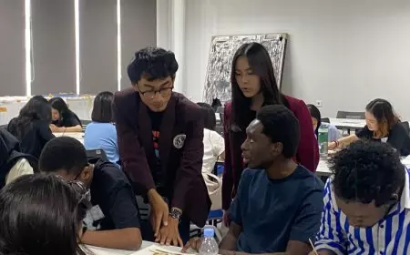 Universitas Ciputra Kenalkan Surabaya ke Mahasiswa Asing Lewat Seni dan Permainan