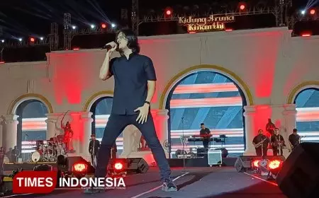 Dewa 19 Hibur Ribuan Baladewa Ponorogo