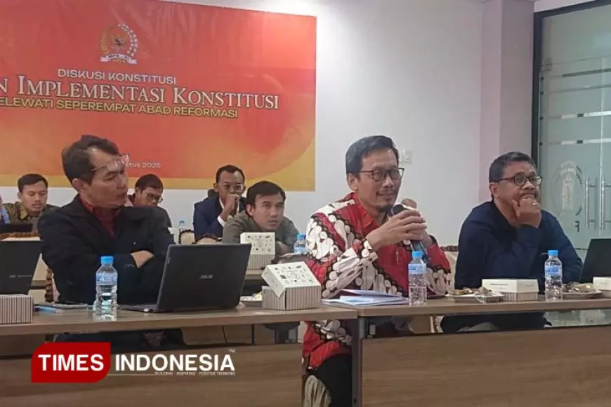 Rektor UWG Malang Jadi Pemateri Kajian Politik, Soroti Tantangan Demokrasi Pasca&#45;Reformasi