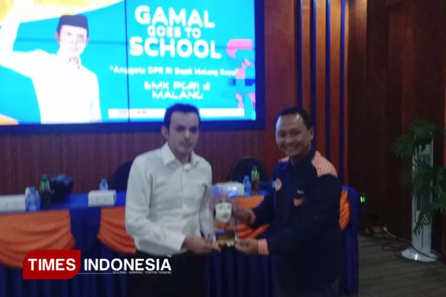 80 Siswa SMK PGRI 3 PGRI Kota Malang Dapat Bantuan PIP Dari dr Gamal  Komisi X DPR &#45; RI