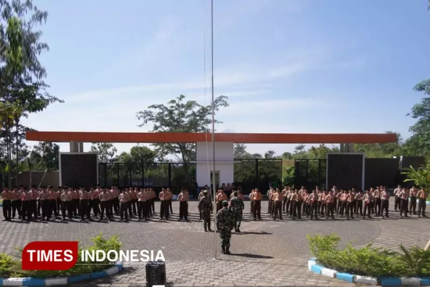 Santri TISMA Malang Juga Belajar Disiplin dan Peraturan Baris&#45;Berbaris bersama Koramil Dau
