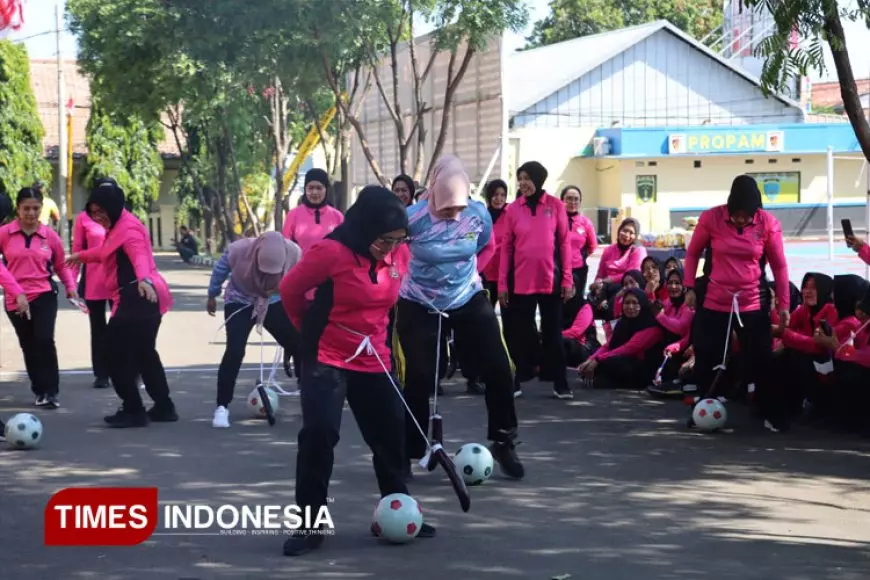 Kebersamaan dan Sportivitas Warnai Lomba HUT ke&#45;80 RI di Polres Majalengka