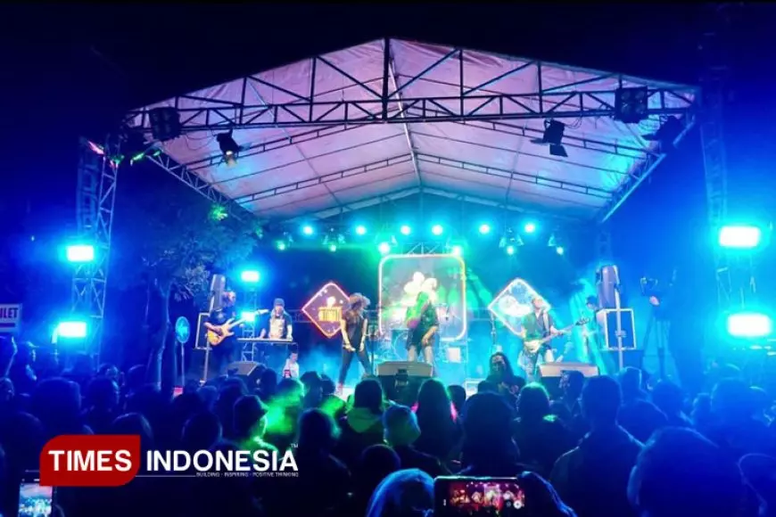 Rock in Karlos Volume 2: Guncang Karangploso, Musisi Lokal Satukan Energi di Panggung Besar