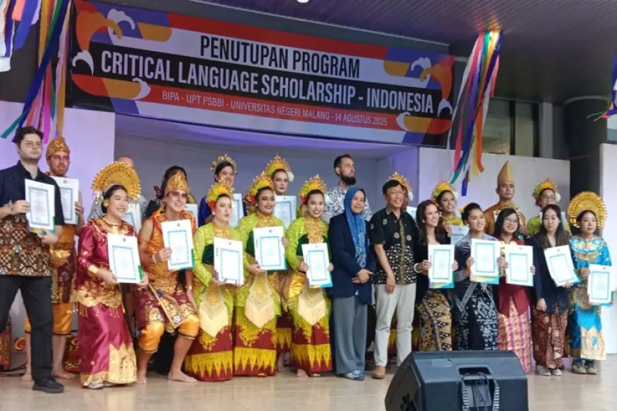 UM Tutup Program CLS-Indonesia, Mahasiswa Amerika Tampil dengan Tari dan Budaya Nusantara