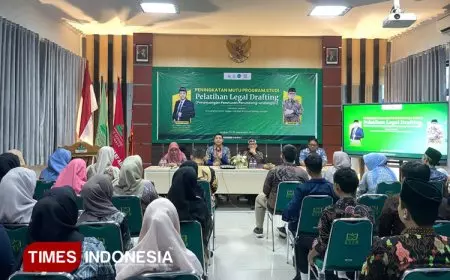 FS UIN KHAS Jember dan Kemenag RI Gelar Pelatihan Legal Drafting