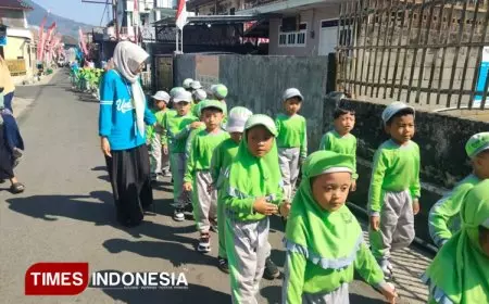 RA Khodijah Ngroto Bersama Mahasiswa PPLK UNISMA Tanamkan Kepedulian Lingkungan Sejak Dini
