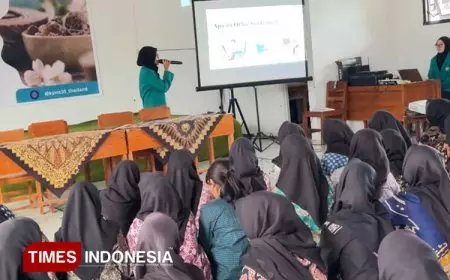 KSM-T UNISMA Gelar Penyuluhan Office Syndrome dan Thailand Traditional Massage