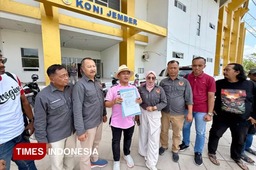 Puluhan Simpatisan Bupati Jember Ramai&#45;ramai Daftar Ketua KONI Jember