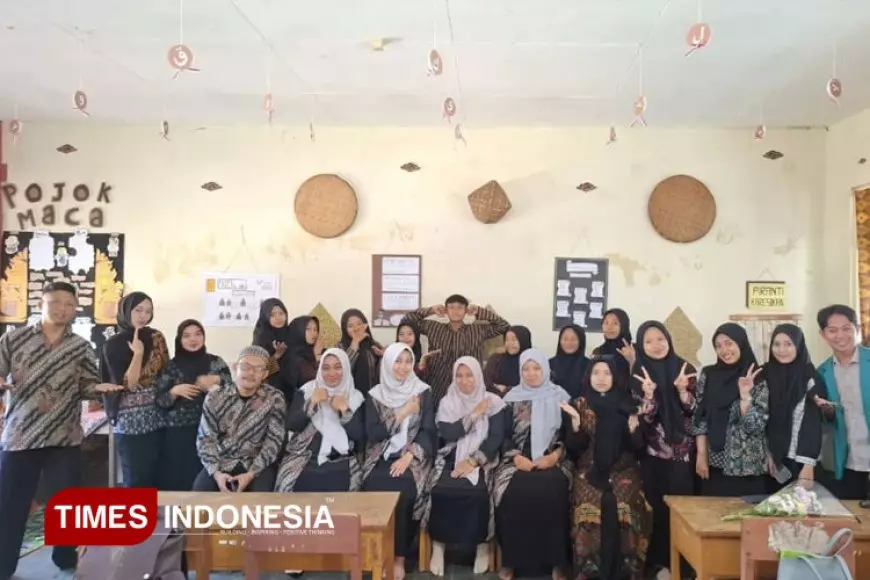 Mahasiswa KSM&#45;T FKIP UNISMA Bikin Pojok Baca, Dorong Literasi Siswa