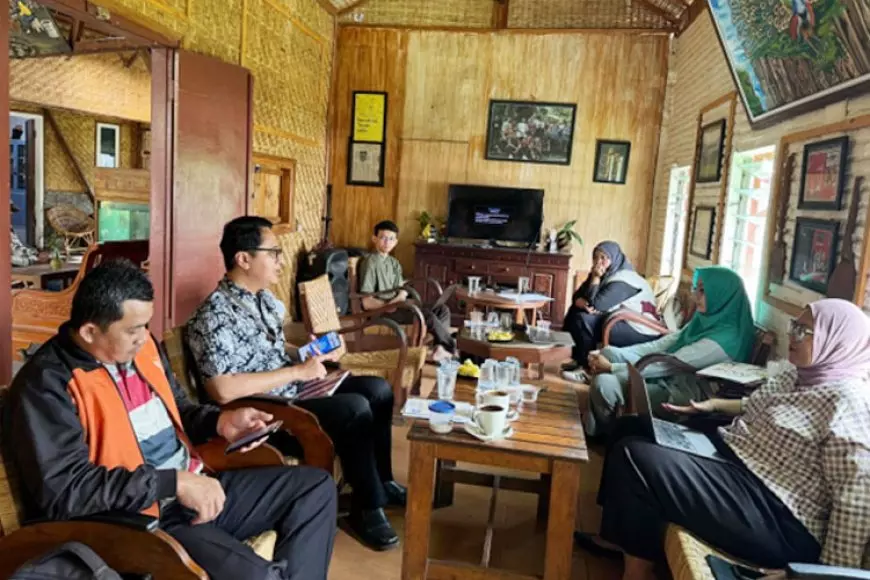 UMM Gelar Program Pembuatan E&#45;commerce Dukung Digital Marketing Paguyuban Q&#45;Mas M Berbasis Mobile
