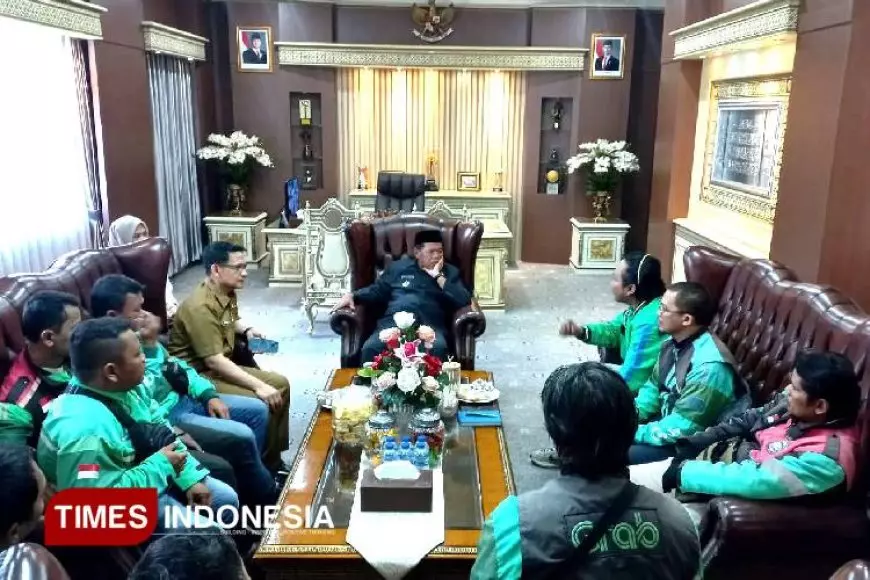 Bupati Majalengka Libatkan Ojol Awasi Infrastruktur dan Dapatkan BPJS
