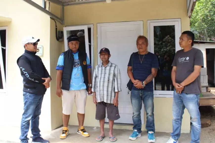 ‎Ali Mahmudi Family atau AMF Kembali Bedah Rumah Warga Pesangkalan Banjarnegara