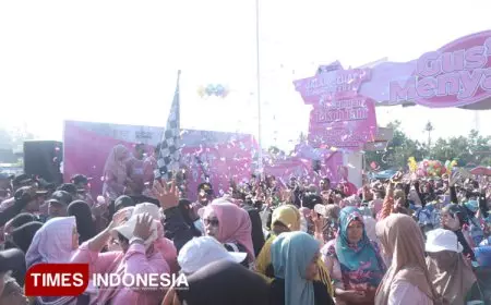 Gebrakan "Gus'e Menyapa", Ribuan Warga Ikut Jalan Sehat di Wuluhan