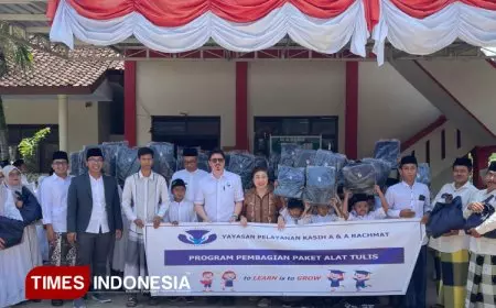 Gus Dewan Banyuwangi Bersama YPKAAR Berbagi Ribuan Tas dan Sembako di Momen HSN 2025