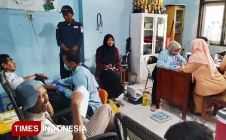 Peduli Sesama, PMR SMA Negeri 3 Jember Gelar Donor Darah