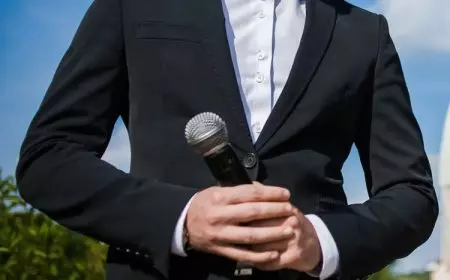 Bagaimana MC Profesional Membuat Acara Perusahaan Terlihat Lebih Berkelas