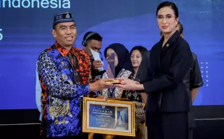 Dipimpin Putra Daerah Banyuwangi, BPOLBF Raih Anugerah Pengelolaan Informasi Publik 2025