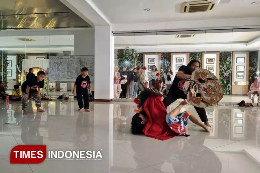 Sarat Pesan Moral,  Teater Musikal “Hikayat Anak yang Sombong” Hadir di Balai Budaya Surabaya