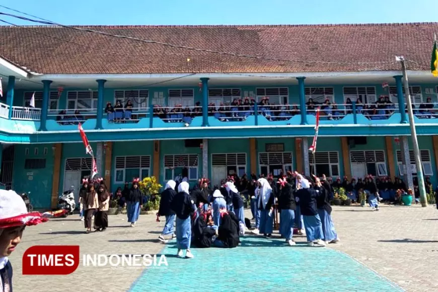 Warna Baru Perayaan HUT RI di MA An Nur Bululawang Bersama Mahasiswa PBLI-KSM UNISMA
