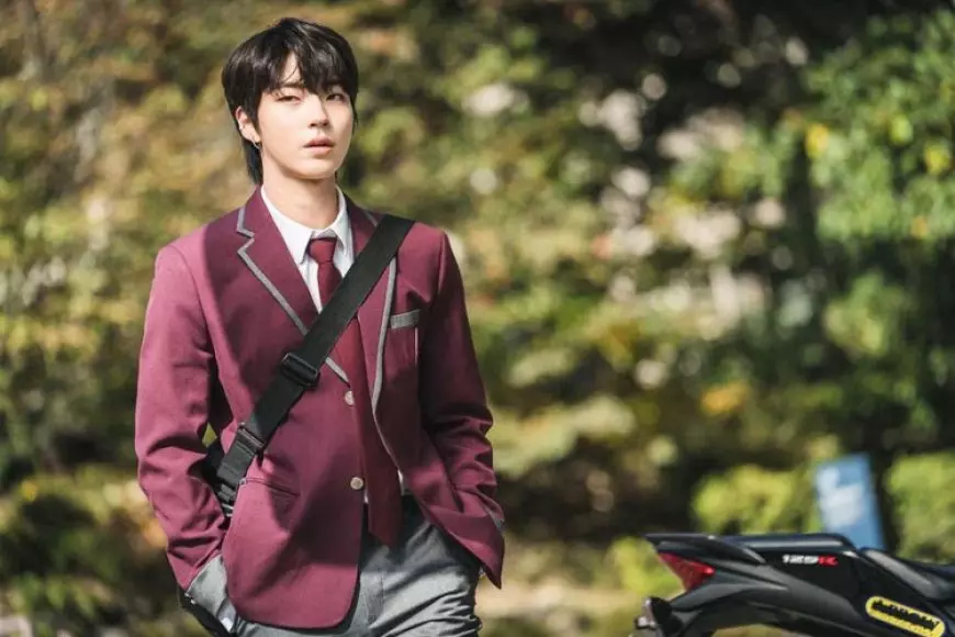 Hwang Inyeop Masih Pegang Rekor Peran Anak Sekolah, Terbaru Dream to You