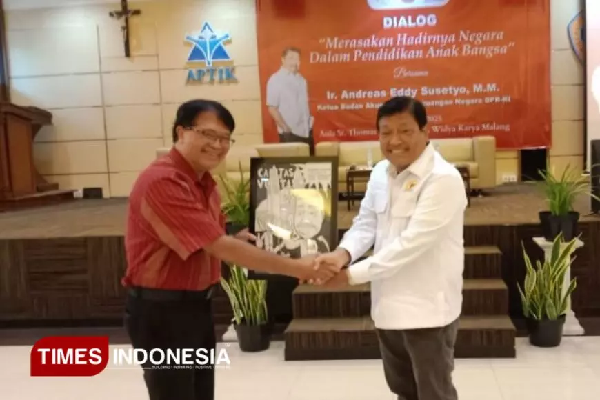 Andreas Eddy Susetyo DPR RI Fraksi PDIP Ajak Mahasiswa UKWK Mempunyai SQ