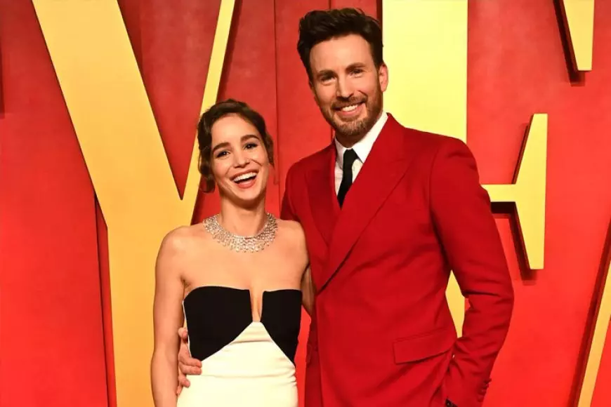 Chris Evans dan  Alba Baptista Nikmati Peran Baru Sebagai Orang Tua