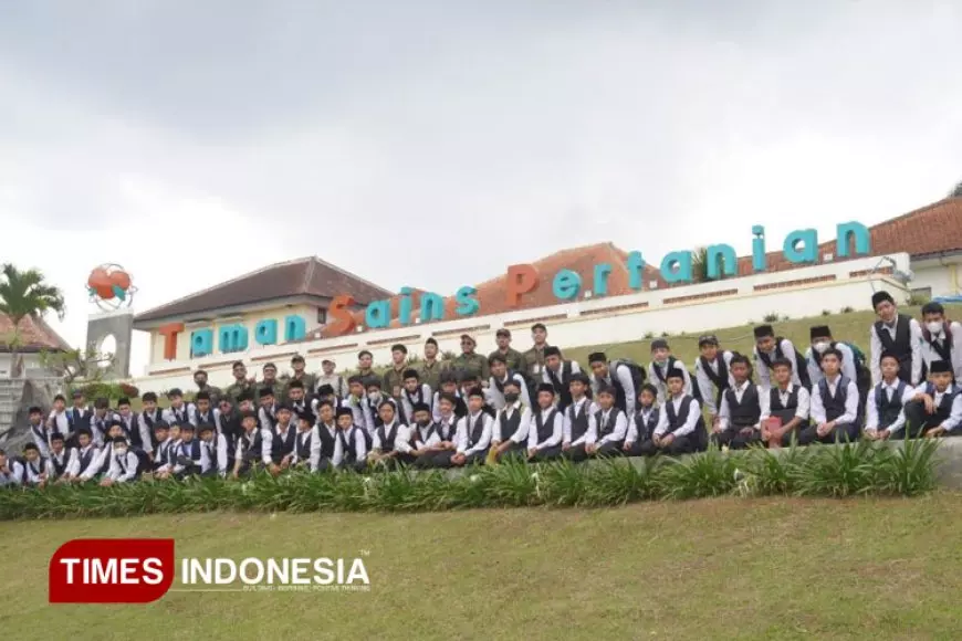 Santri Tsurayya Islamic School Malang Gali Ilmu Wirausaha Bidang Pertanian di BRMP Jestro Kota Batu