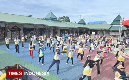 Ratusan Lansia Meriahkan Senam Sehat Lansia Bersama Hetifah Sjaifudian di UMKM Center Bontang