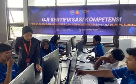 JHIC 2025 Jadi Kompetisi Teknologi Pertama yang Beri Apresiasi untuk Guru Pembimbing Sejak Pra-Final