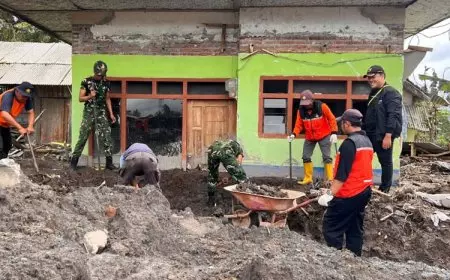 GKJW Lawang Bersama Rumah Sakit dan Relawan Bantu Warga Terdampak Erupsi Semeru