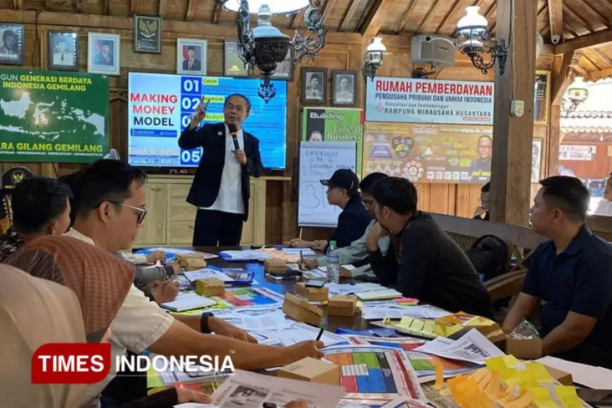Mendorong Akselerasi Pengembangan Ekonomi Kreatif sebagai Jembatan Emas Menuju Indonesia Emas 2045
