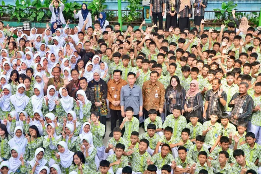 MBG di Jateng Sudah Layani 6,3 Juta Orang, Wapres Gibran-Gubernur Ahmad Luthfi Tinjau Salatiga