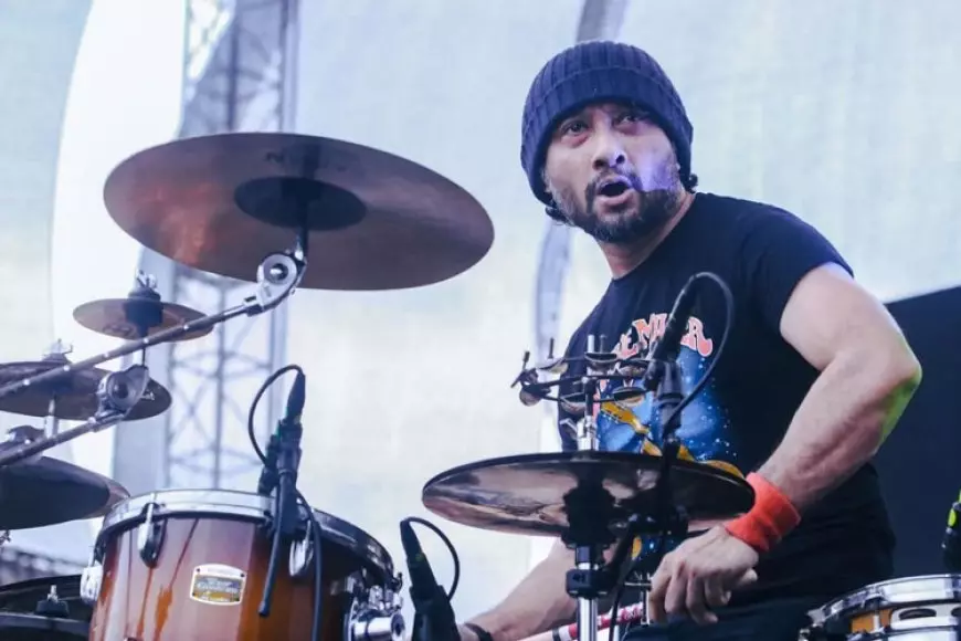 'Victory Song',  Simbol Kemenangan  Franki Indrasmoro