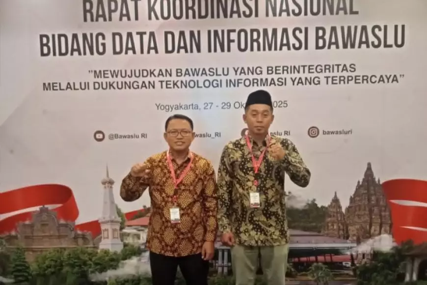 Bawaslu Kabupaten Blitar Kembali Raih Predikat Informatif dalam Anugerah Keterbukaan Informasi Publik 2025
