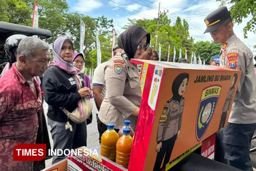 JAMLING Bu Bhabin, Polisi Banyuwangi Dekatkan Diri Lewat Segelas Jamu