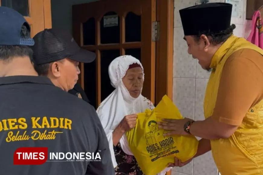 Relawan AKAR Salurkan Bantuan Adies Kadir untuk Korban Puting Beliung di Waru Sidoarjo