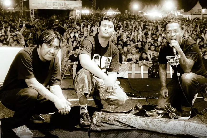Bling Satan, Band Punk Rock Surabaya Kembali ke Akar Punk Rock 2005 di Tengah Drummer Sakit Keras