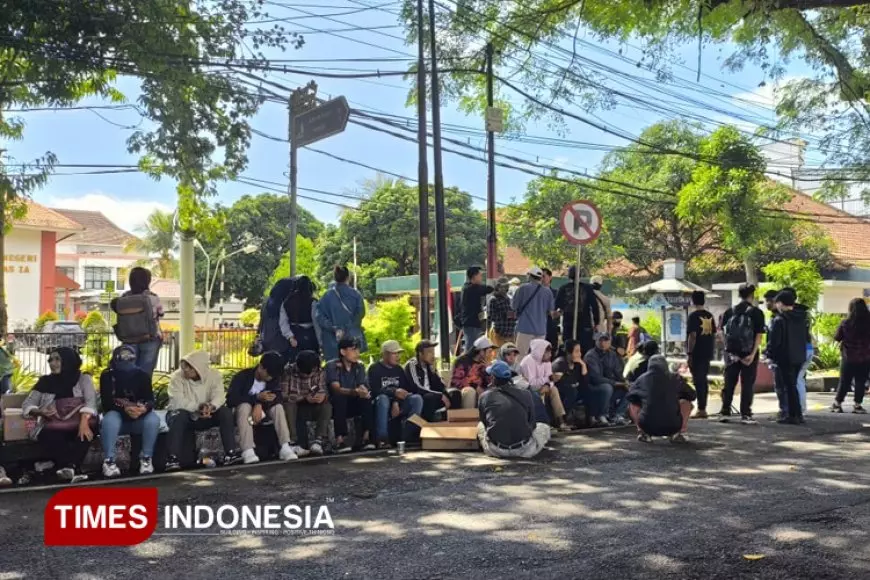 Aksi Demo di PN dan Balai Kota Malang Memanas, Aliansi Pro Publik Desak Pembongkaran Tembok Griya Shanta